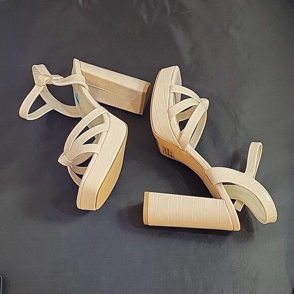 BRAND NEW OLIVIA MILLER HIGH BLOCK HEEL OPEN TOE ADJUSTABLE BUCKLE SANDAL - Picture 8 of 15